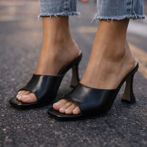 NWT Saks Fifth Avenue Black Leather Open-Toe Heeled Mules Heels Size 37.5